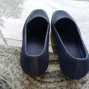 Rubber Shoe