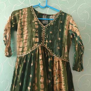 Green Kurti