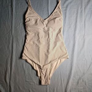 SWIMMING SUIT