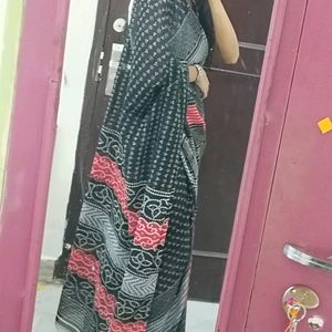 Black Red Bandhani Print Saree