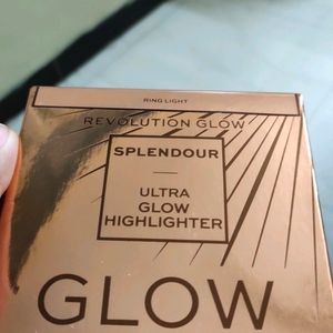 Revolution Glow Splendour Highlighter Ring Light