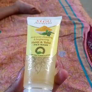 vlcc haldi and Tulsi face wash