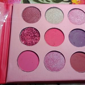 9 Colour Eyeshadow Palette (Cuffs & Lashes)