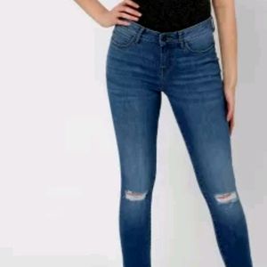 Blue Torn Stretchable Jeans For Women