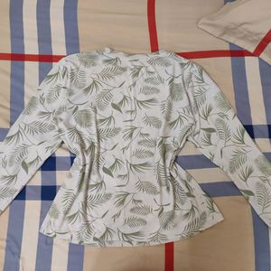 Pretty Tshirt With Vintage Design