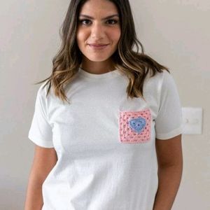 T-shirt With Crochet Pocket