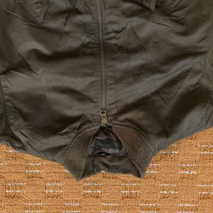 UNIQLO MILLITARY OLIVE GREEN JACKET