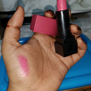 Beautiful Pink Colour Lipstick