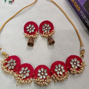 Any 1 Necklace With Earrings Jumkhi