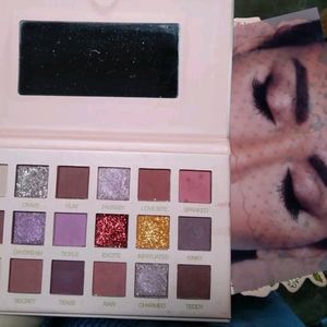 Nude Eyeshadow Pallete