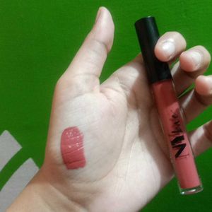 Plum Mascara + Freebie