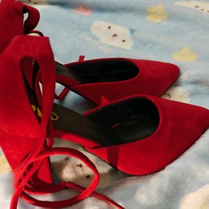 Red Velvet Pointed Heels 👠