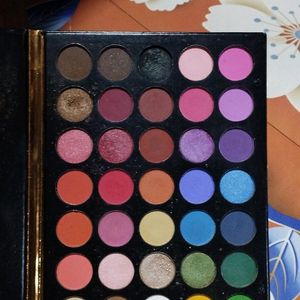 35 Colour Eyeshadow Palette