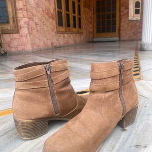 American Eagle Brown Boots