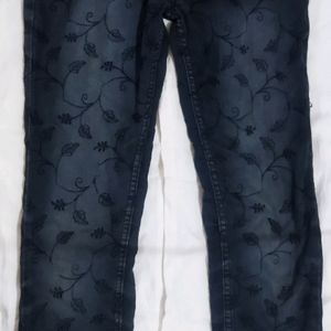 Y2K acid washed efect embroidery design jeans