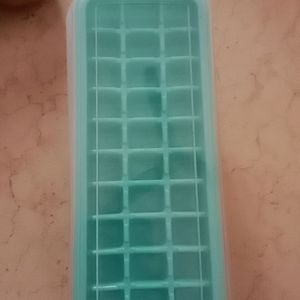 Ice Cube Tray With Box