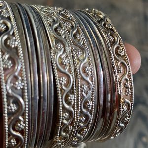 JUMKA HANGING SILVER BANGLES