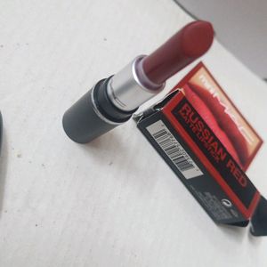 🤯price dropped 🤯 Mac Russian Red Lipstick