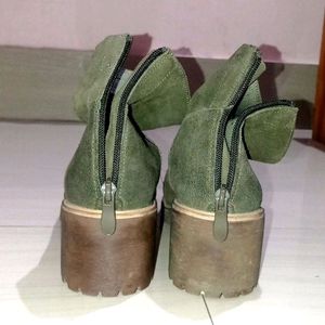 WOMAN OLIVE GREEN BOOTS