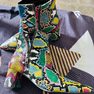 Croc Design Stylish Boots In Multicolour