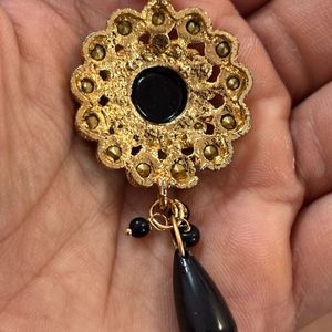 black Kundan Earrings And Pendant