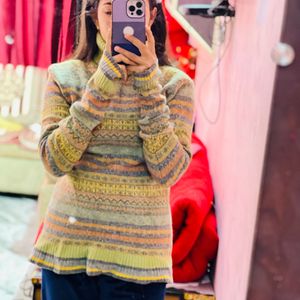 Green Hign-neck Sweater