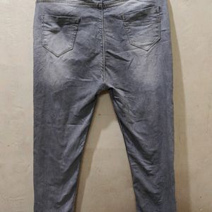 A Grey coloured jeans
