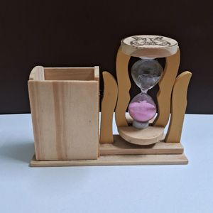 ⏳ Hourglass Pen Stand!