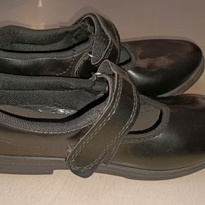 Size 5, Girls School Shoes, Black