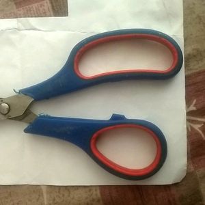 Blue And Red Colour Stainless Steel Scissor