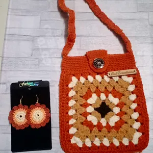 Crochet Sling Bag.