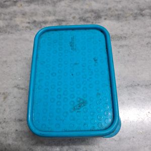 PLASTIC CONTAINER