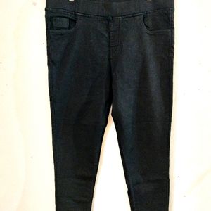 New Unused Black Jeans ( Women)