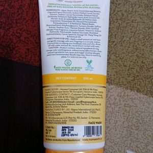 Mamaearth Ubtan Face Wash With Turmeric & Saffron