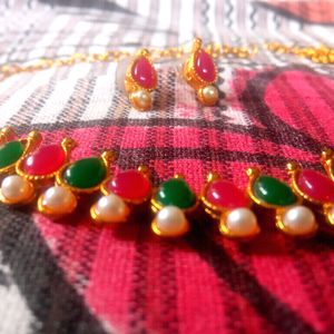 Red And Green Combination Necklace