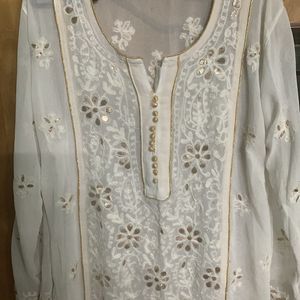 Beautiful White Lucknowi Chikankari Kurti