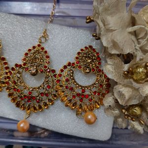 New Price *Beautiful Earings And Tikka*