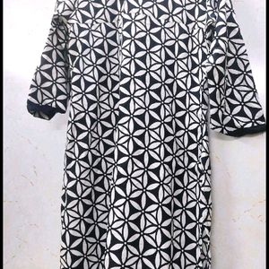 B/W Printed Kurti