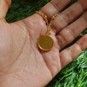 Gold Toned Coin Neckpiece🪙