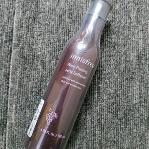 Innisfree peeling wine solution