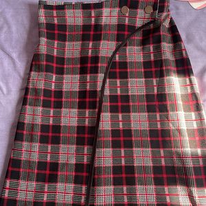 Mid side Length Skirt red and black