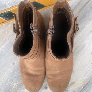 American Eagle Brown Boots