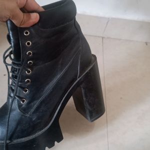 Women's black Boots