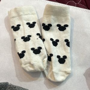 Combo Of Socks And Gloves For Toddlers