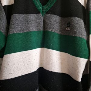 L SIZE GREEN SLYTHERIN TYPE BRANDED SWEATER