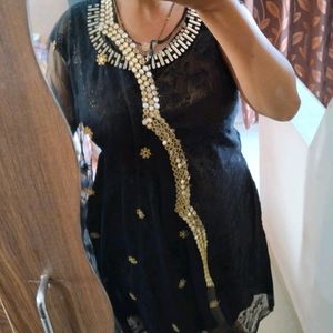 Black Kurti With Net Dupatta M