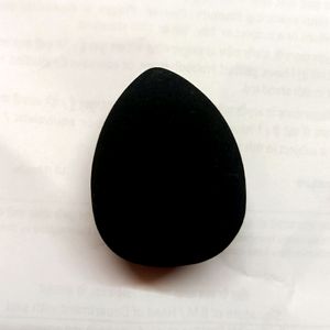 Black  Beauty Blender Sponge And Concealer