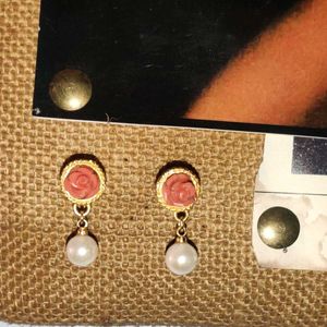 Pati's Rose Pearl Earrings