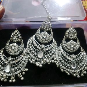 MAANGTIKKA EARRINGS SET