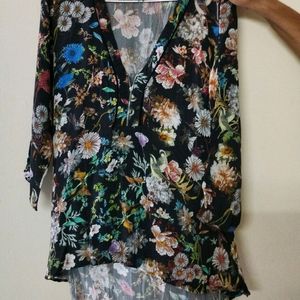 Zara Traufaulic Floral Top